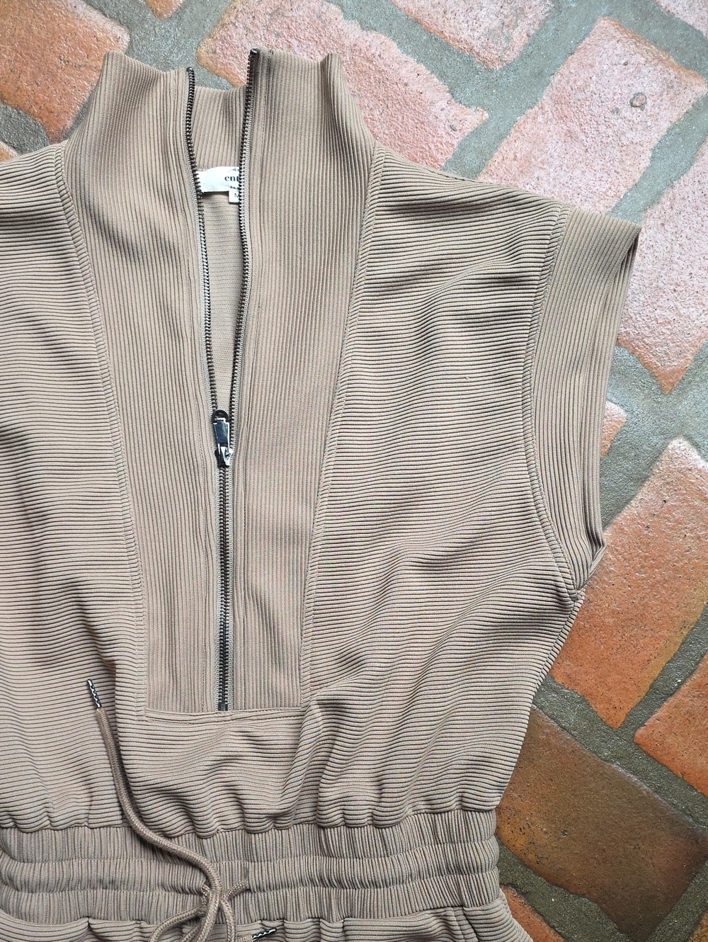 ENTRO Romper - Picture 4 of 6